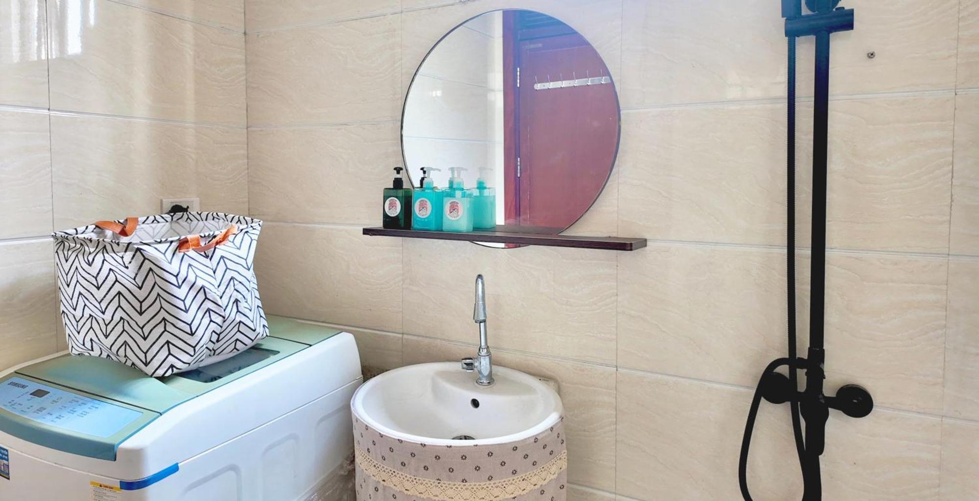 Lushstay Famliy - Station Apartment